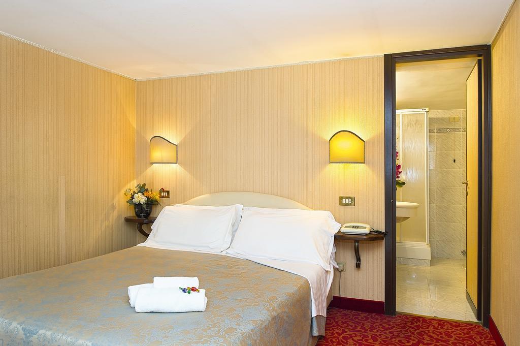 Grande Albergo Quattro Stagioni Rieti Phòng bức ảnh